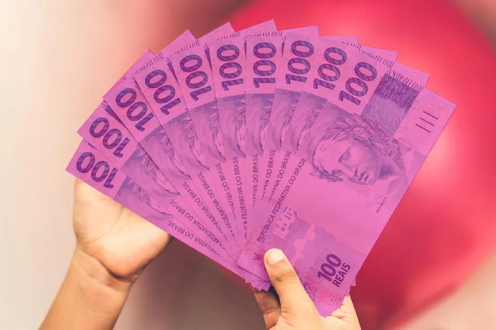 O mercado sob o impacto do pink money e o alerta contra o oportunismo comercial
