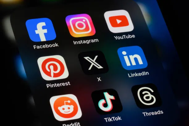 Redes sociais redefinem consumo de notícias e alteram comportamento dos brasileiros