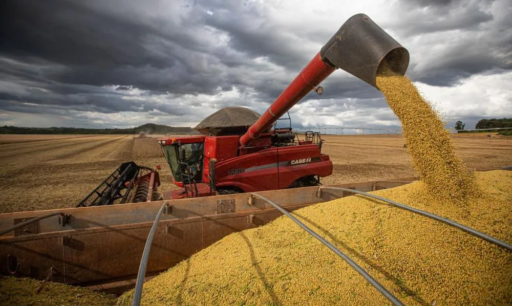 Agro brasileiro registra exportações históricas, mas setor liga alerta para custos e crédito