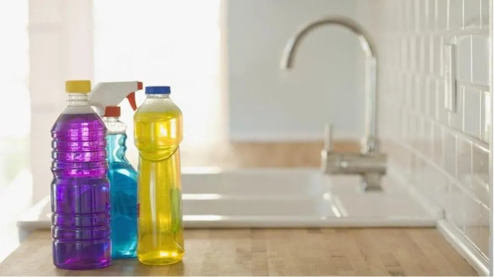 Produto de limpeza vira alerta nacional e reacende debate sobre direitos do consumidor