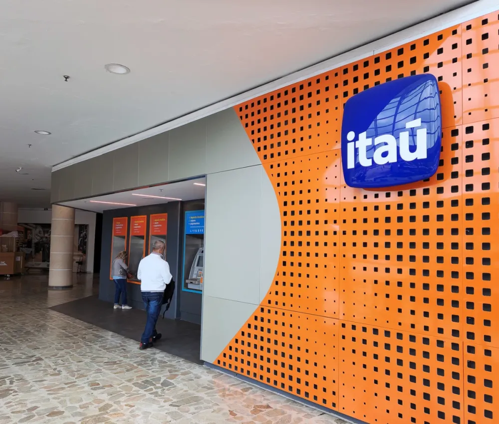 Itaú muda estratégia para esconder prejuízos