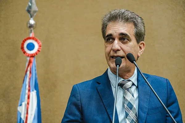 ‘ACM Neto desconhece a legislação e está despreparado para governar a Bahia’, dispara Robinson Almeida