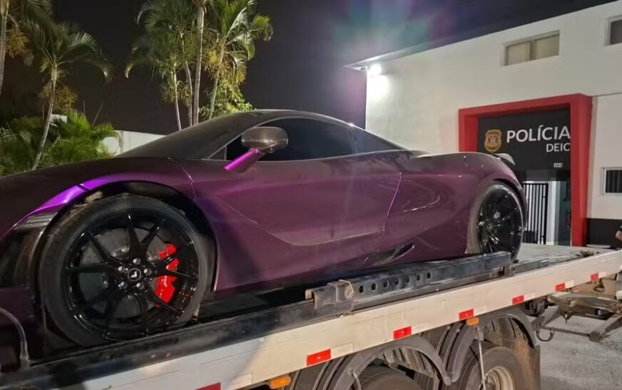 McLaren comprada por Deolane Bezerra é apreendida em investigação