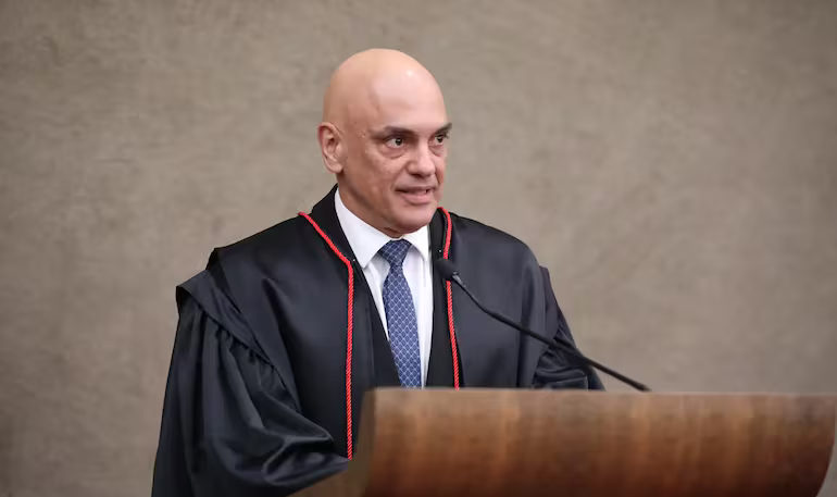 Militar da Marinha e irmão que ameaçaram Moraes atentaram contra democracia, conclui PF