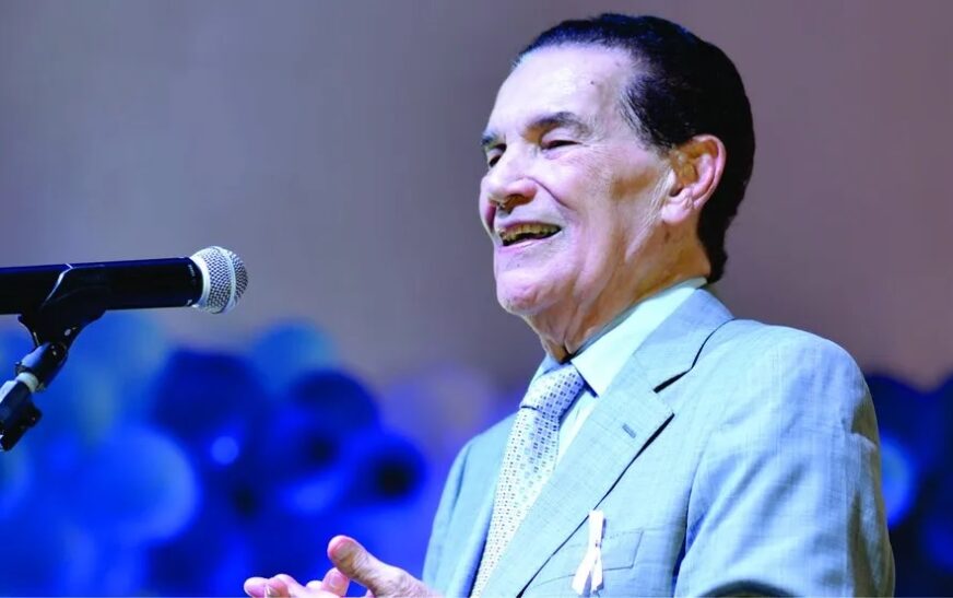 Líder espírita Divaldo Franco recebe alta em Salvador