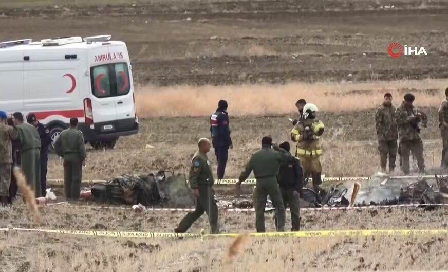 Colisão entre helicópteros militares na Turquia deixa seis mortos