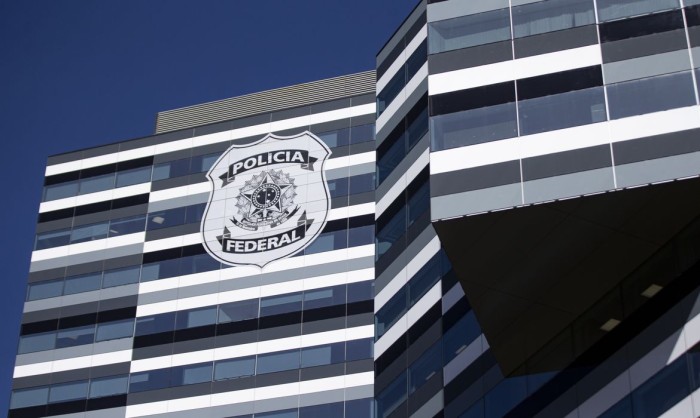 PF investiga organização criminosa transnacional por lavagem de dinheiro