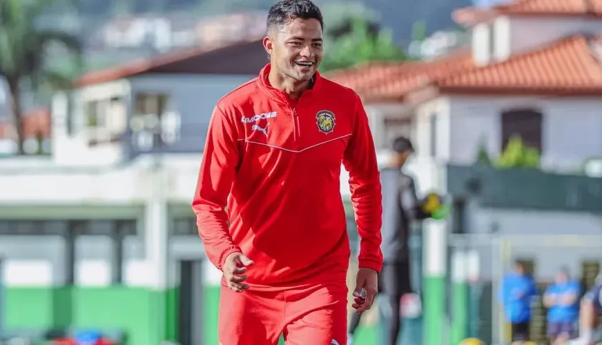 Vitória acerta contratação de volante para a próxima temporada