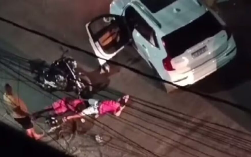 Após serem rendidos um jovem é morto e outro fica ferido