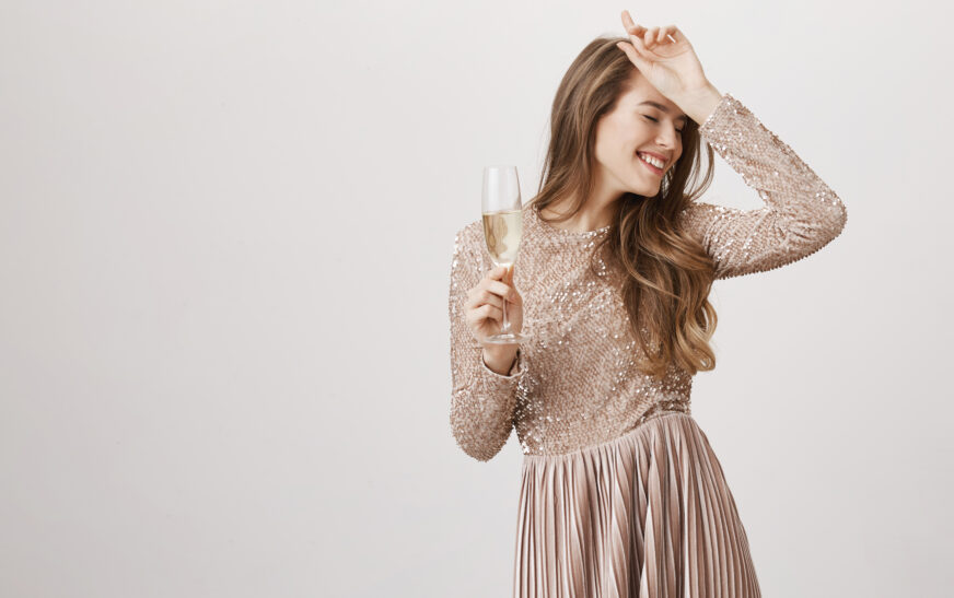 Escolha a cor certa para a virada: dicas de roupas para o Ano Novo