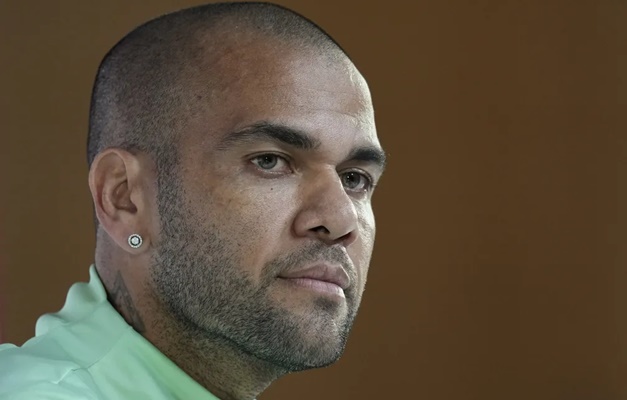 Daniel Alves é absolvido de condenação pela Justiça Espanhola