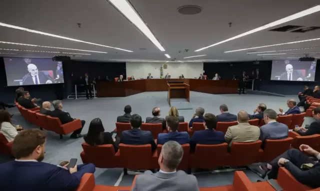 STF torna Bolsonaro e mais 7 réus por golpe