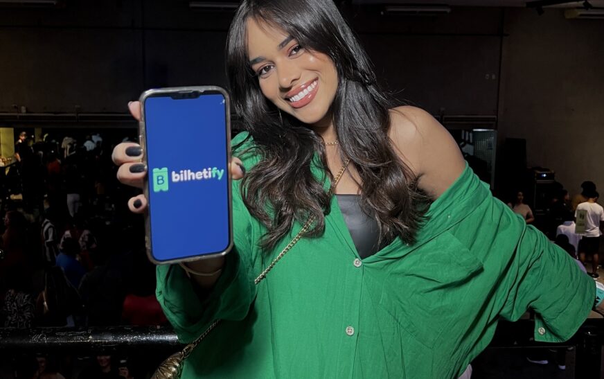 Feira de Santana se destaca com inovação na venda de ingressos via WhatsApp e inteligência artificial