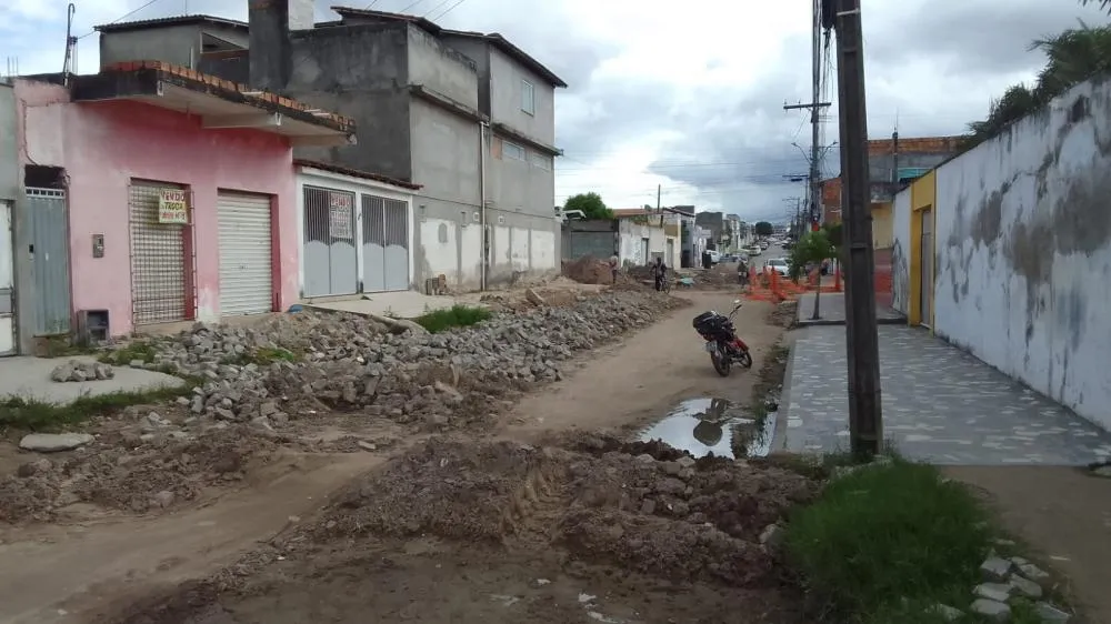 Moradores da Lagoa Grande reclamam de demora nas obras de drenagem