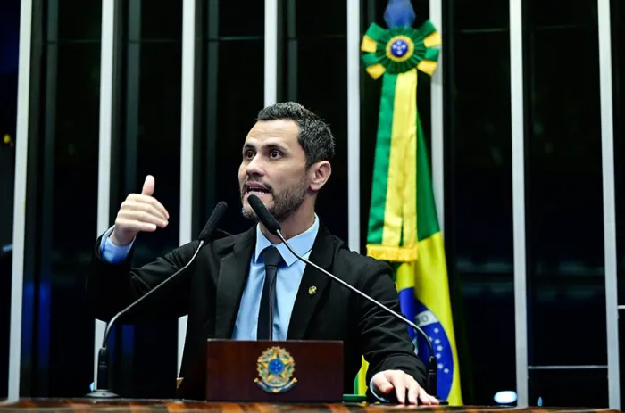Cleitinho critica julgamento do STF sobre marco da internet