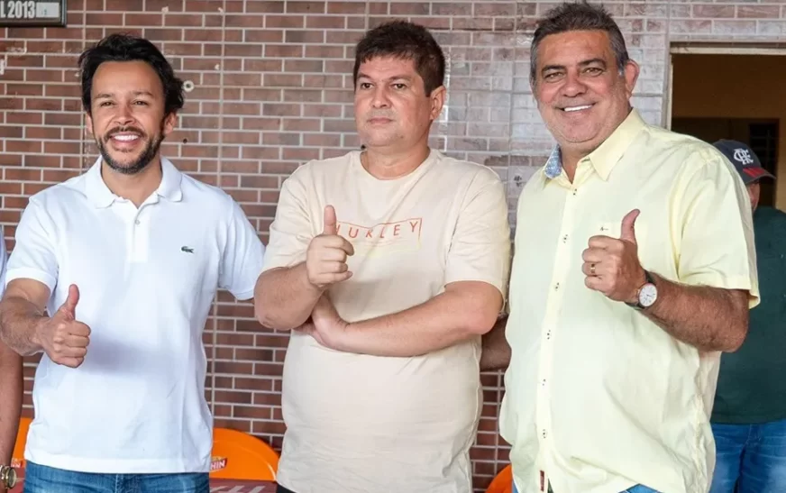 Oposição entrega tratores e reforça apoio à zona rural de Paulo Afonso