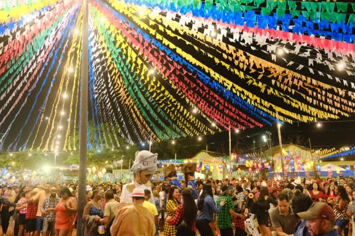 São João de Alagoinhas: primeira noite da Vila de Santo Antônio esquenta o clima na cidade