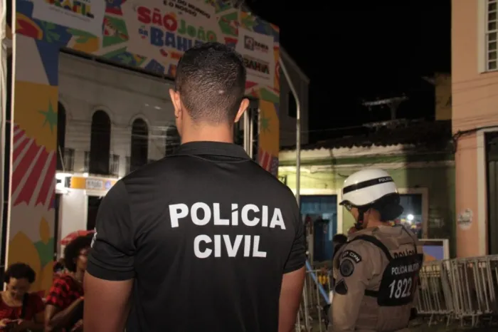 Procurado por dívida de pensão alimentícia é localizado curtindo ‘arraiá’ no Centro Histórico de Salvador