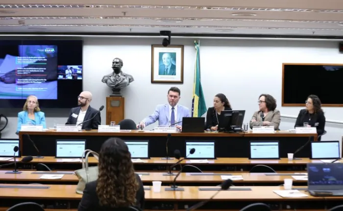 Com o novo plano de educação, governo e educadores querem superar quadro de 11 milhões de analfabetos no Brasil