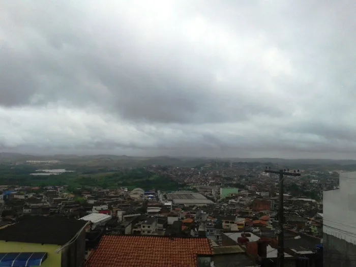 Candeias: Defesa Civil recebe alerta de chuva forte e vento moderado para o município nesta sexta-feira (13)