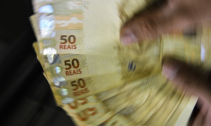 Equipe econômica apresentará a líderes partidários alternativas a IOF