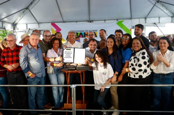 Governador autoriza reforma de quatro escolas e ampliação do abastecimento de água para 7 mil baianos de Boa Nova