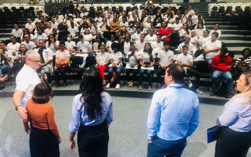 Aula inaugural marca início do EJA Profissionalizante em parceria com o SENAI