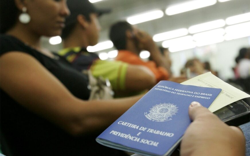 Desemprego cai em 18 estados no segundo trimestre