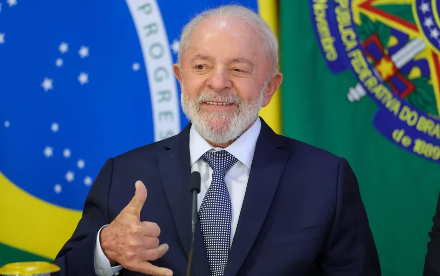 Aprovação do governo Lula cresce seis pontos em três meses