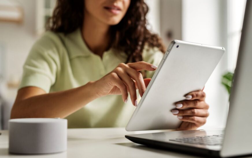 Autoterapia digital: psicóloga orienta sobre os cuidados ao utilizar a IA como terapeuta