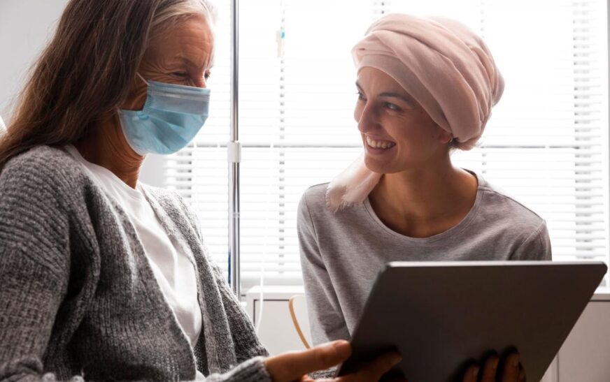 Do tratamento à vida profissional: conheça os direitos das trabalhadoras com câncer em meio ao Outubro Rosa