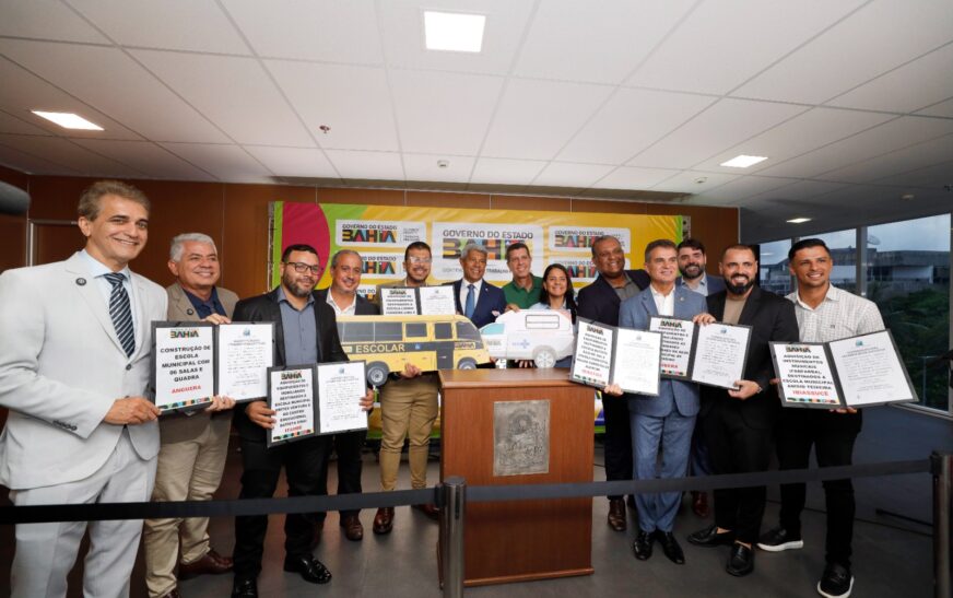 Governo do Estado autoriza construção de escola, reforma e entrega equipamentos para 14 municípios