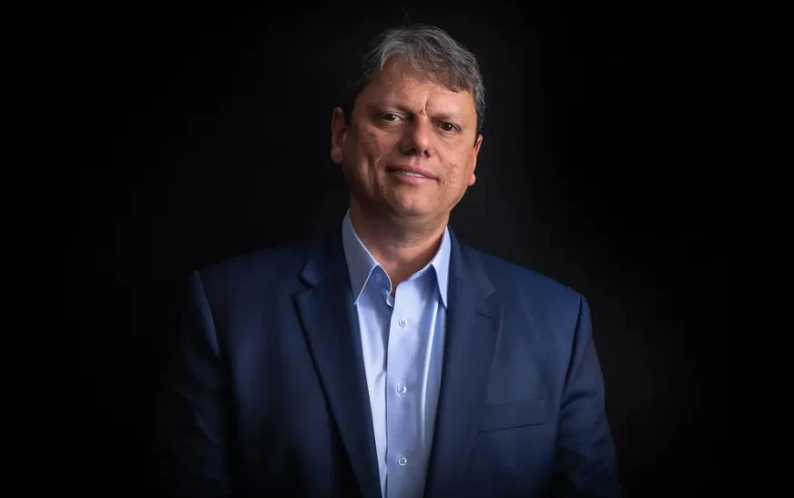 Prisão de Bolsonaro eleva pressão sobre candidatura de Tarcísio