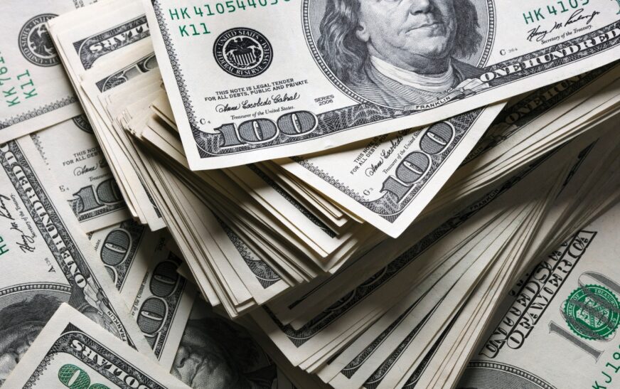 Dólar cai para R$ 5,37 com redução de preocupações com Venezuela