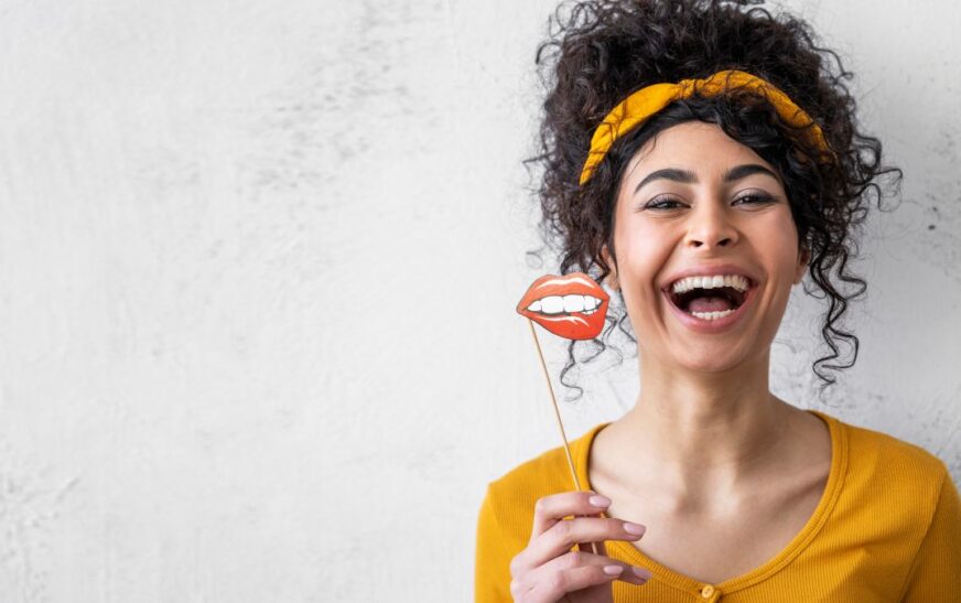 Carnaval: especialista alerta para cuidados com a saúde bucal durante a folia