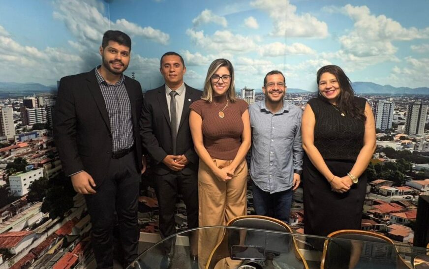 OAB Feira Reunião com representantes do 1º Cartório de Imóveis discute dificuldades e desafios da advocacia