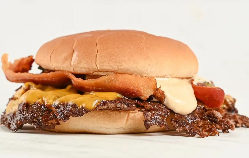 *Famoso hambúrguer da Fat Guys ganha promoção exclusiva em Salvador e Feira de Santana*