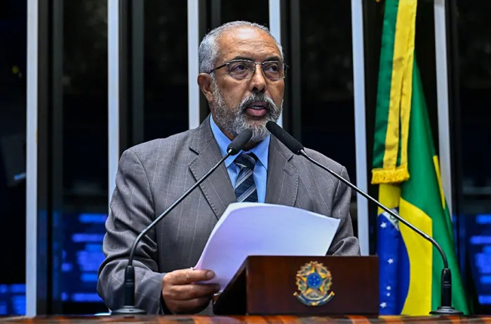 Paulo Paim destaca importância de criar Frente Parlamentar pela Paz Mundial