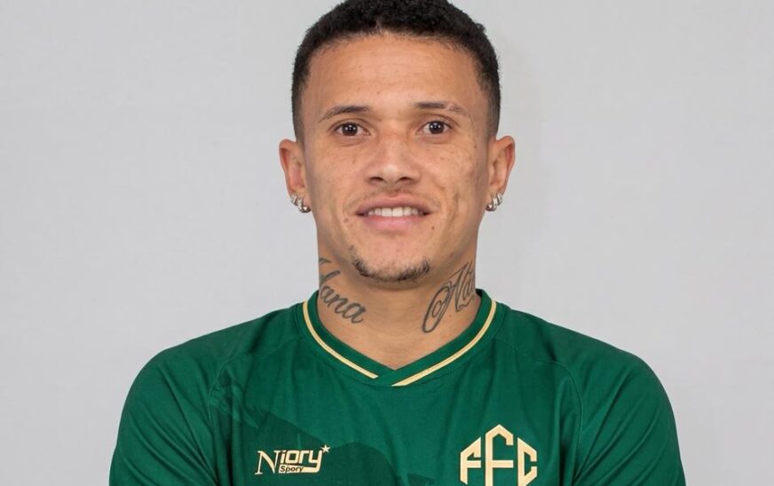 Feira FC anuncia atacante dodô