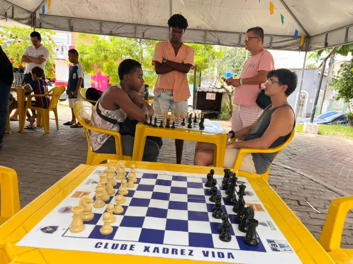 Xadrez na Praça reúne jogadores e incentiva aprendizado e raciocínio lógico