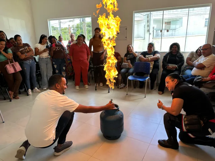Smed realiza treinamento de combate a incêndio e primeiros socorros para profissionais do CEI da Limeira