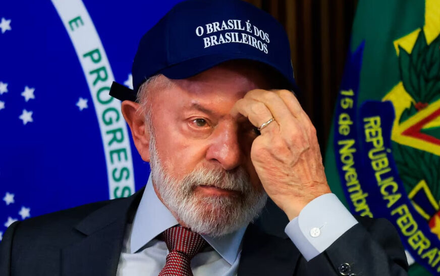 Lula amplia programas sociais e cortes de impostos antes das eleições