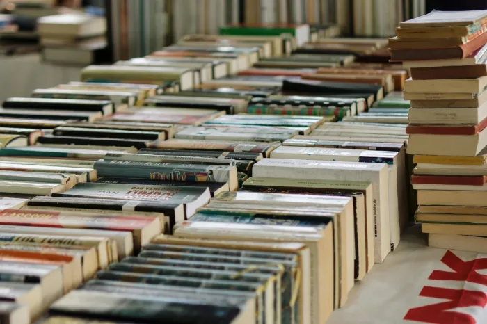 Consumo de livros cresce no Brasil e ganha força nas redes